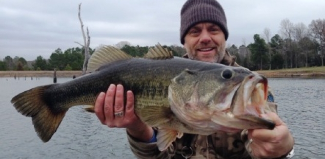 Shaun Cobb with a 9 pound toad caught at Gilmer - Hat and Star